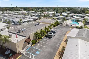 251 Southwinds Dr, Sarasota, FL 34231 - Photo 21