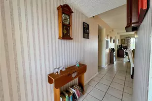 3927 Lake Bayshore Dr, Bradenton, FL 34205 - Photo 3