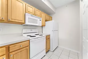 5001 Baraldi Cir, Sarasota, FL 34235 - Photo 11