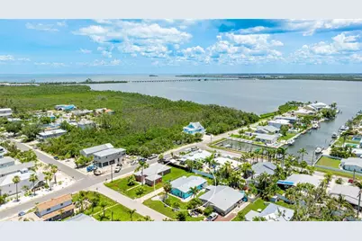 2713 Avenue C, Holmes Beach, FL 34217 - Photo 33