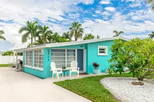 2713 Avenue C, Holmes Beach, FL 34217 - Photo 1