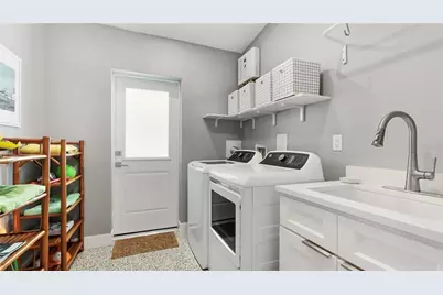 2713 Avenue C, Holmes Beach, FL 34217 - Photo 21