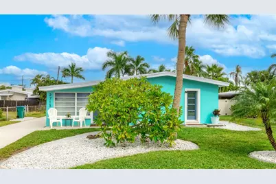 2713 Avenue C, Holmes Beach, FL 34217 - Photo 3