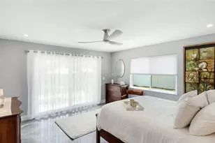 2713 Avenue C, Holmes Beach, FL 34217 - Photo 9