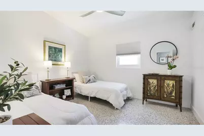 2713 Avenue C, Holmes Beach, FL 34217 - Photo 19