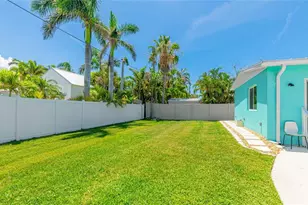 2713 Avenue C, Holmes Beach, FL 34217 - Photo 27