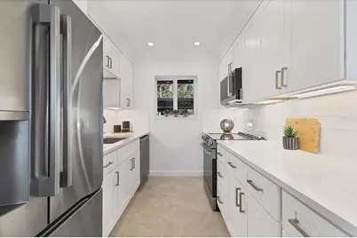 3810 Gulf Of Mexico Drive #F105, Longboat Key, FL 34228 - Photo 7