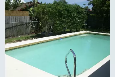 1649 Georgetowne Boulevard, Sarasota, FL 34232 - Photo 7