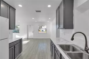 2701 13th St W, Palmetto, FL 34221 - Photo 7