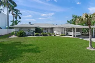 1386 Tangier Way, Sarasota, FL 34239 - Photo 9