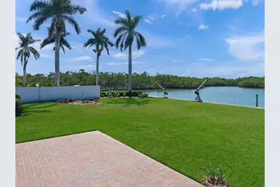 1386 Tangier Way, Sarasota, FL 34239 - Photo 13