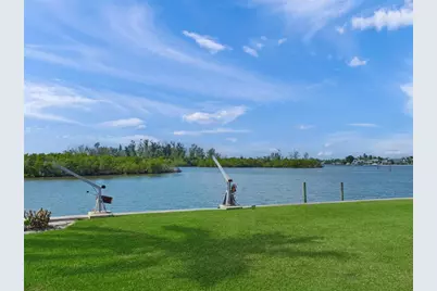 1386 Tangier Way, Sarasota, FL 34239 - Photo 15