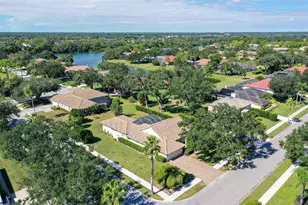 9011 Misty Creek Dr, Sarasota, FL 34241 - Photo 11