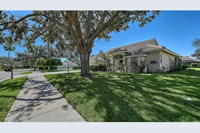 9011 Misty Creek Drive, Sarasota, FL 34241 - Photo 7