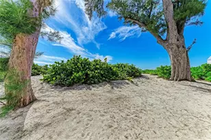 101 73rd St, Holmes Beach, FL 34217 - Photo 37