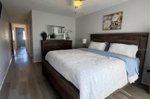 1634 Stickney Point Rd, Sarasota, FL 34231 - Photo 15