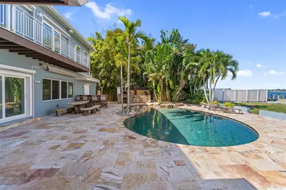 1710 Point Pleasant Avenue W, Bradenton, FL 34205 - Photo 5