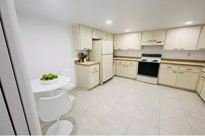 4581 Lakecrest Place #22, Sarasota, FL 34233 - Photo 9