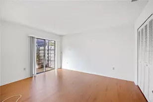 4581 Lakecrest Pl, Sarasota, FL 34233 - Photo 15