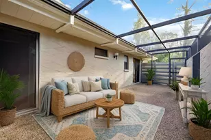 4581 Lakecrest Pl, Sarasota, FL 34233 - Photo 17