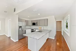 907 Riviera St, Venice, FL 34285 - Photo 17