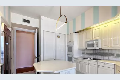 1241 Gulf Of Mexico Drive #804, Longboat Key, FL 34228 - Photo 19