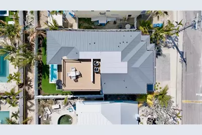 2105 Avenue C, Bradenton Beach, FL 34217 - Photo 59