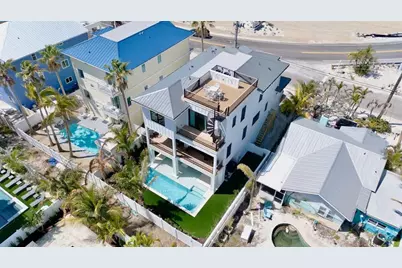 2105 Avenue C, Bradenton Beach, FL 34217 - Photo 61