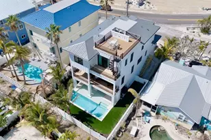 2105 Avenue C, Bradenton Beach, FL 34217 - Photo 61