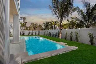 2105 Avenue C, Bradenton Beach, FL 34217 - Photo 43