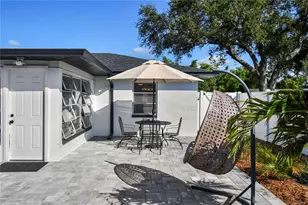 7304 Claries Dr, Sarasota, FL 34243 - Photo 53