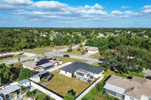 7304 Claries Dr, Sarasota, FL 34243 - Photo 9