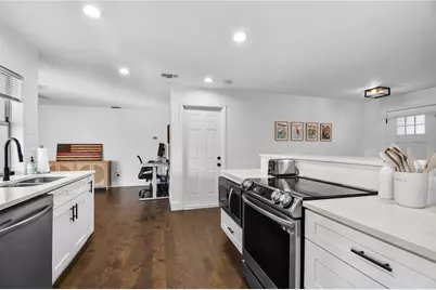 7304 Claries Drive, Sarasota, FL 34243 - Photo 17