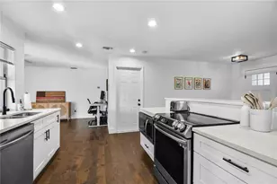 7304 Claries Dr, Sarasota, FL 34243 - Photo 17