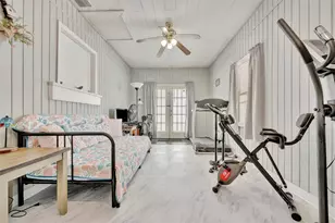 605 51st St W, Bradenton, FL 34209 - Photo 15