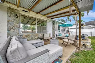 605 51st St W, Bradenton, FL 34209 - Photo 3