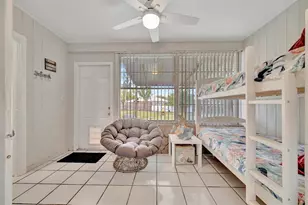 605 51st St W, Bradenton, FL 34209 - Photo 9