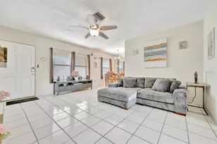 605 51st St W, Bradenton, FL 34209 - Photo 7