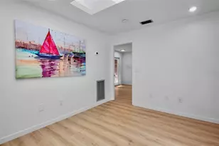 3237 Golden Eagle Ln, Sarasota, FL 34231 - Photo 19