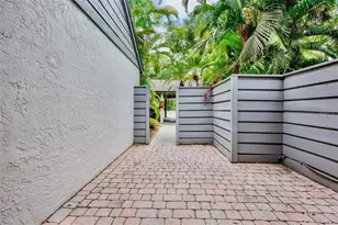 3237 Golden Eagle Ln, Sarasota, FL 34231 - Photo 29