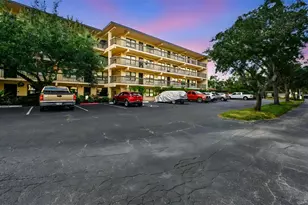 515 30th Ave W, Bradenton, FL 34205 - Photo 1