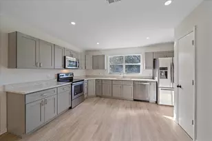 1543 20th St, Sarasota, FL 34234 - Photo 9