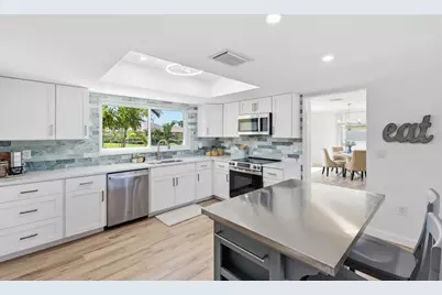 8711 51st Avenue W, Bradenton, FL 34210 - Photo 13