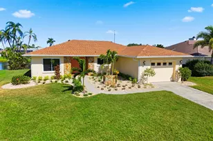 8711 51st Ave W, Bradenton, FL 34210 - Photo 3