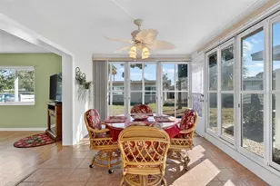 14 Strathmore Blvd, Sarasota, FL 34233 - Photo 9