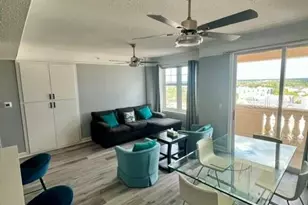 750 N Tamiami Trl, Sarasota, FL 34236 - Photo 3