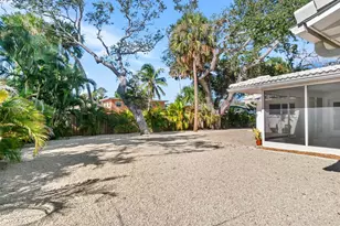 630 Venice Ln, Sarasota, FL 34242 - Photo 35