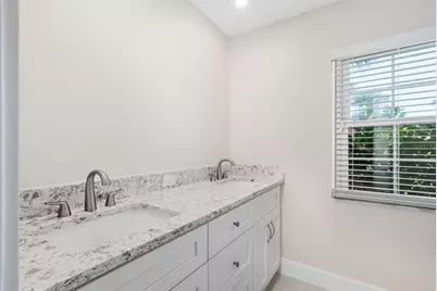 630 Venice Lane, Sarasota, FL 34242 - Photo 21