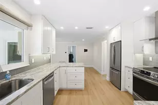 630 Venice Ln, Sarasota, FL 34242 - Photo 23