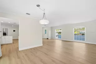 630 Venice Ln, Sarasota, FL 34242 - Photo 11